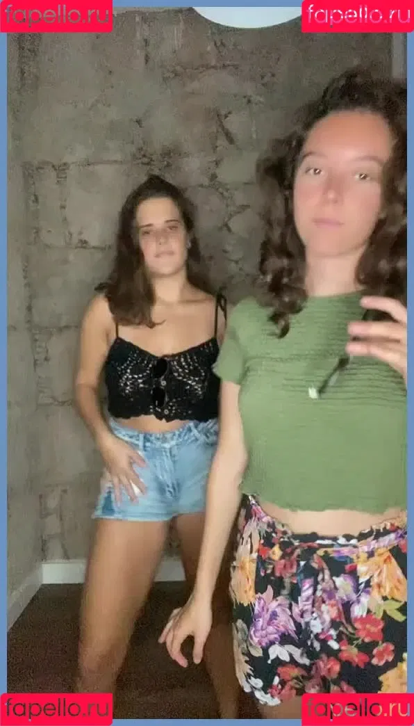 Veronica & Olivia Onlyfans Photo Gallery 