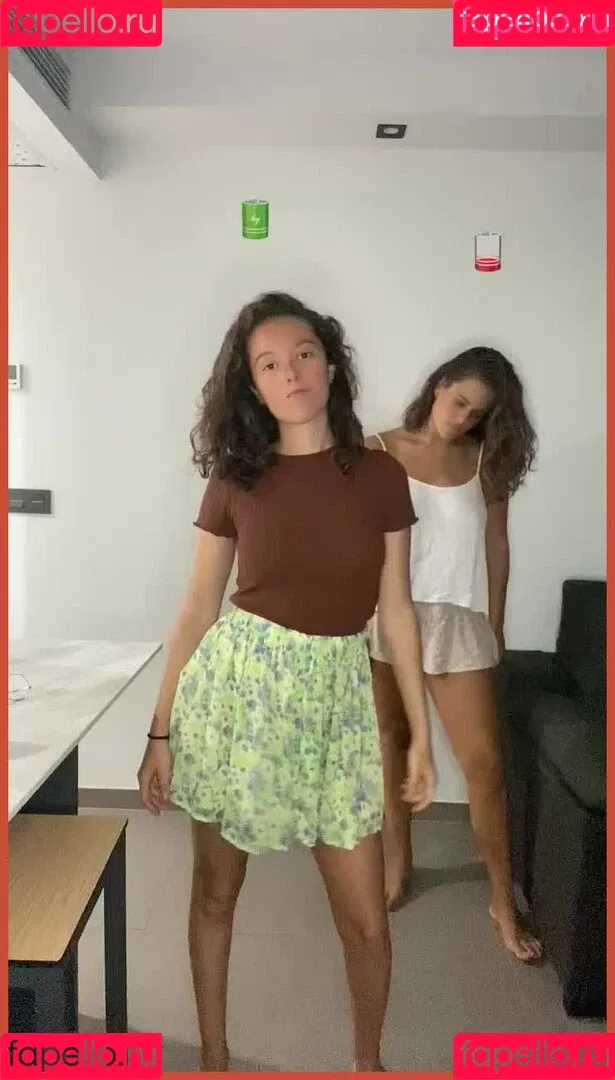 Veronica & Olivia Onlyfans Photo Gallery 