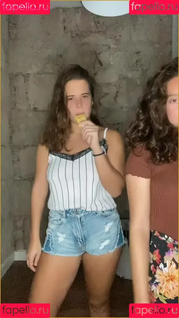 Veronica & Olivia Onlyfans Photo Gallery 
