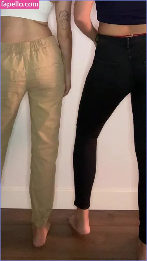 Veronica & Olivia Onlyfans Photo Gallery 