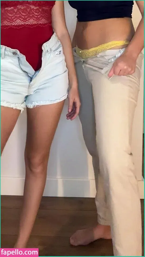 Veronica & Olivia Onlyfans Photo Gallery 