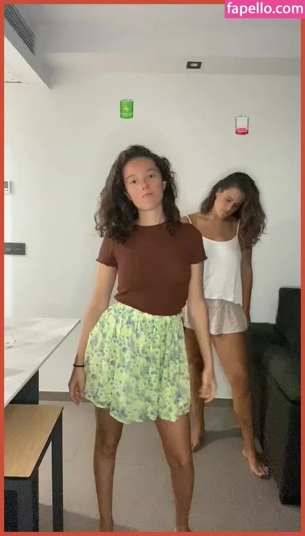 Veronica & Olivia Onlyfans Photo Gallery 