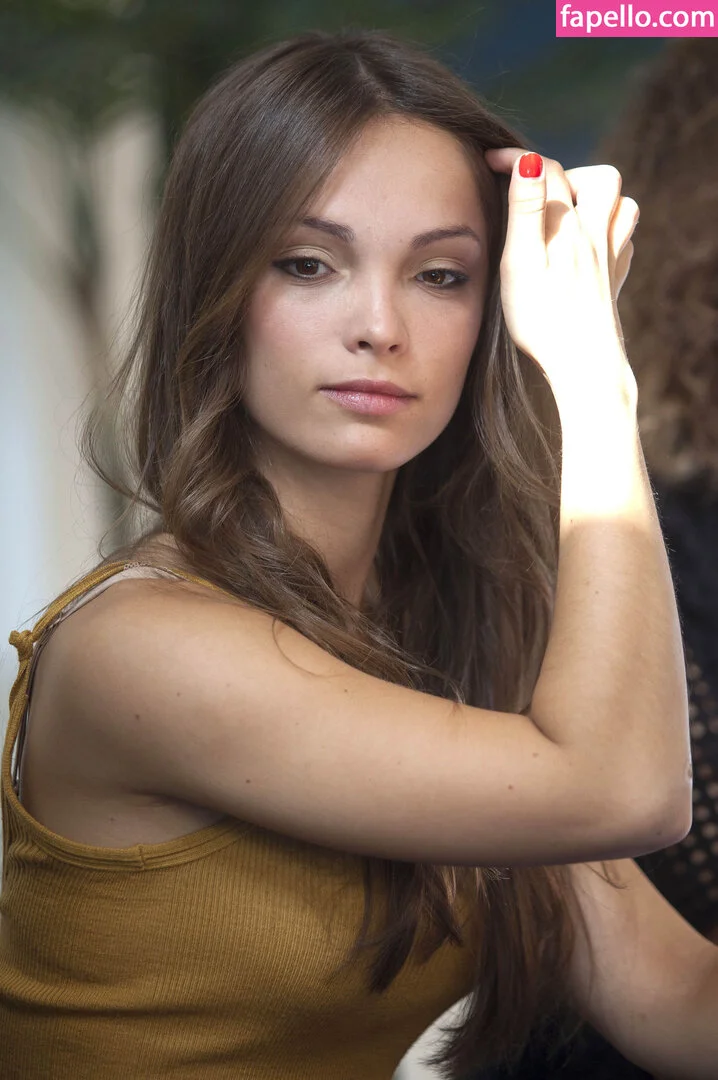 Lola Le Lann Onlyfans Photo Gallery 