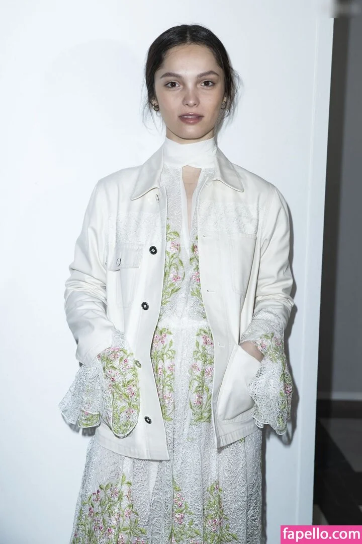 Lola Le Lann Onlyfans Photo Gallery 