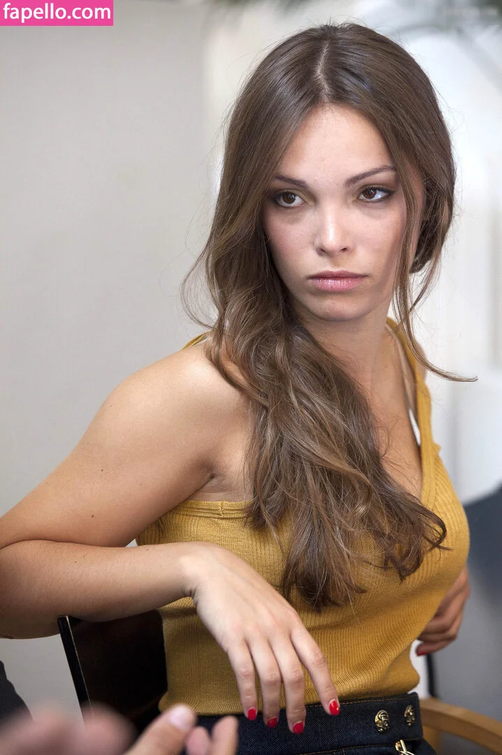 Lola Le Lann Onlyfans Photo Gallery 