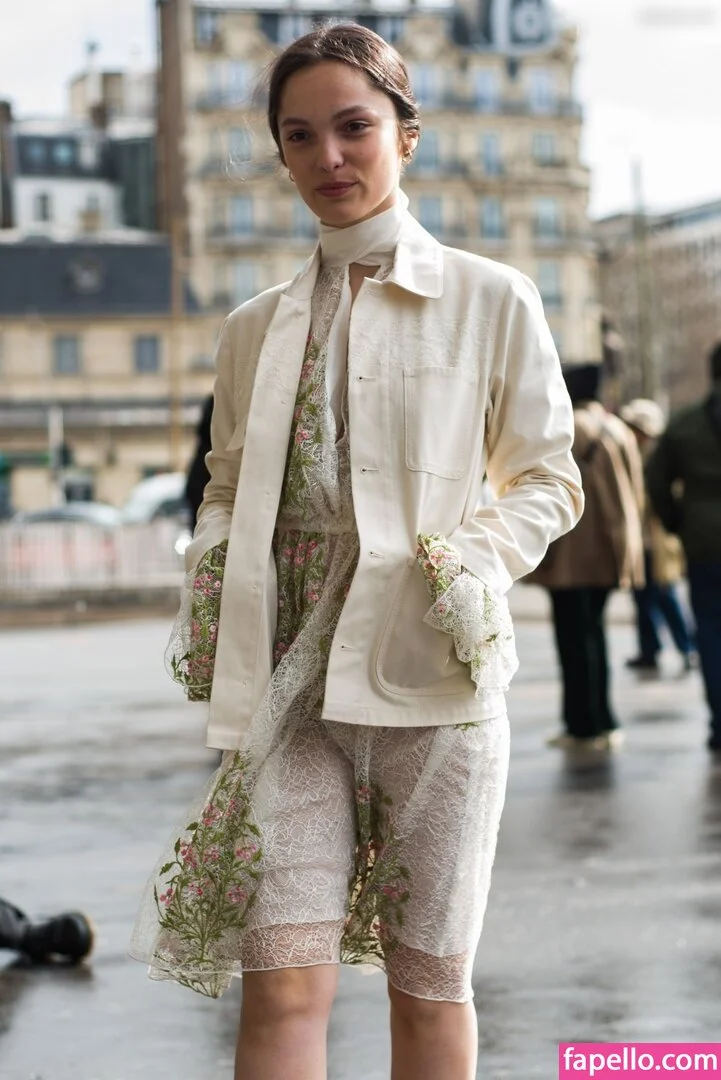 Lola Le Lann Onlyfans Photo Gallery 