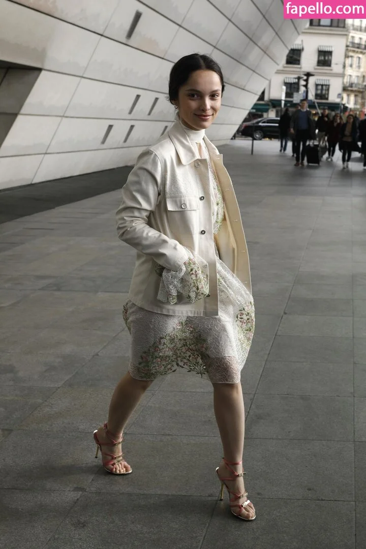 Lola Le Lann Onlyfans Photo Gallery 