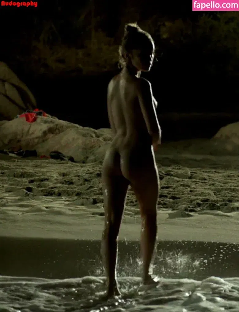 Lola Le Lann Onlyfans Photo Gallery 