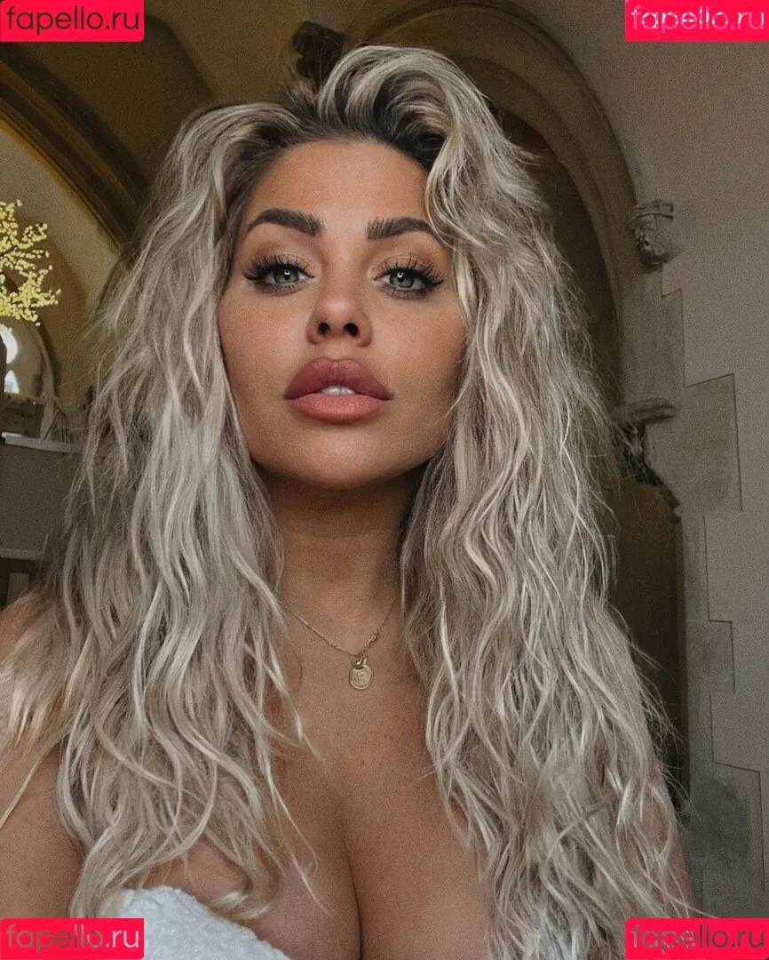Bianca Gascoigne Onlyfans Photo Gallery 