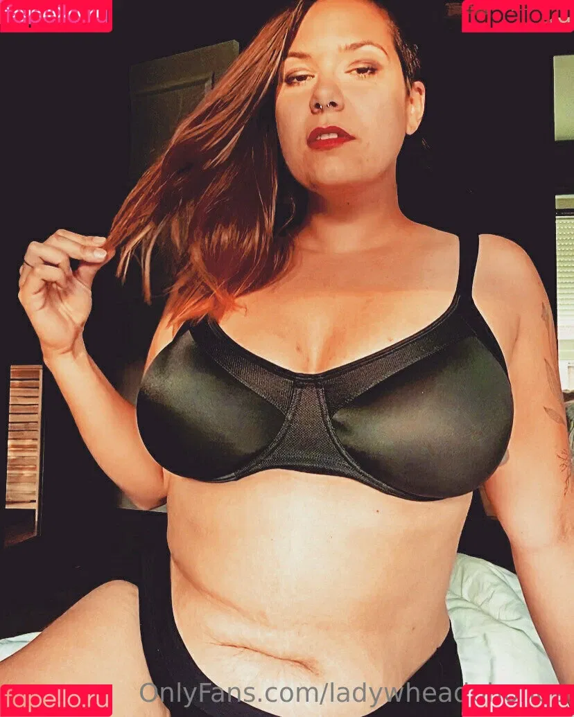 ladywheadphones Onlyfans Photo Gallery 