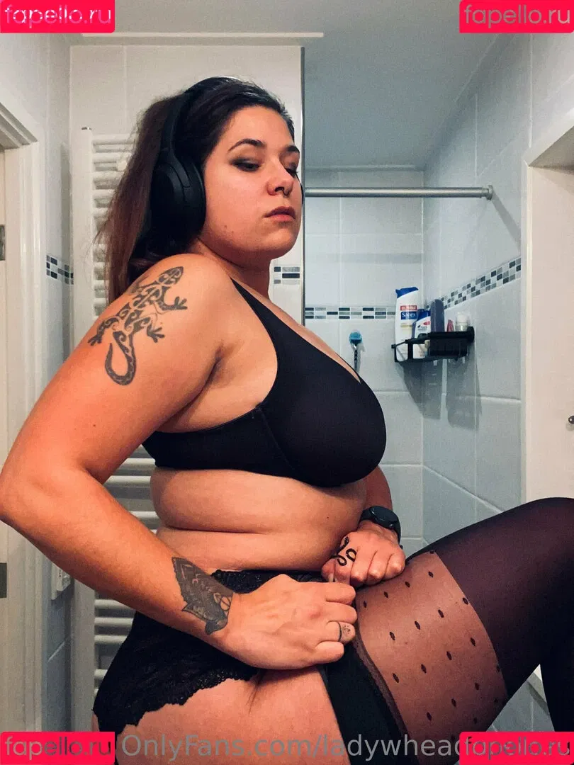 ladywheadphones Onlyfans Photo Gallery 