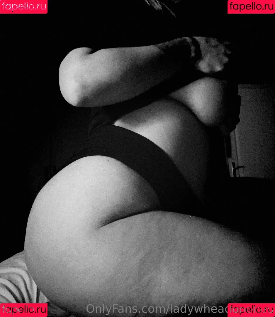 ladywheadphones Onlyfans Photo Gallery 