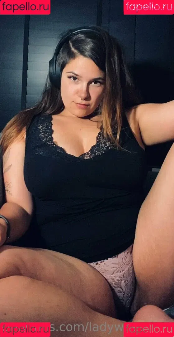 ladywheadphones Onlyfans Photo Gallery 