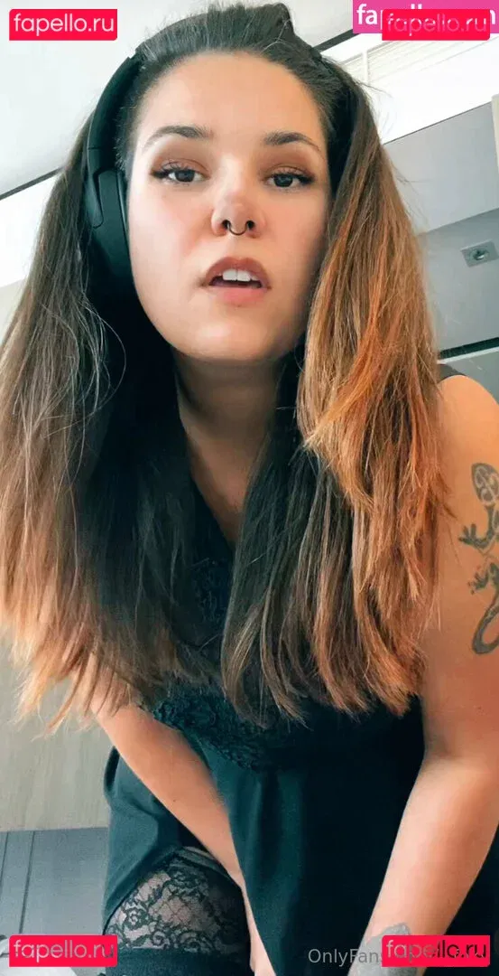 ladywheadphones Onlyfans Photo Gallery 