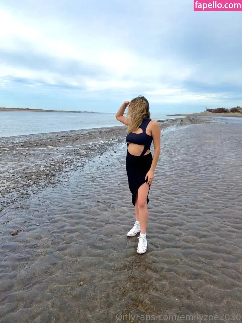 Emilyzoe2030 Onlyfans Photo Gallery 