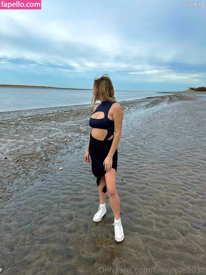 Emilyzoe2030 Onlyfans Photo Gallery 