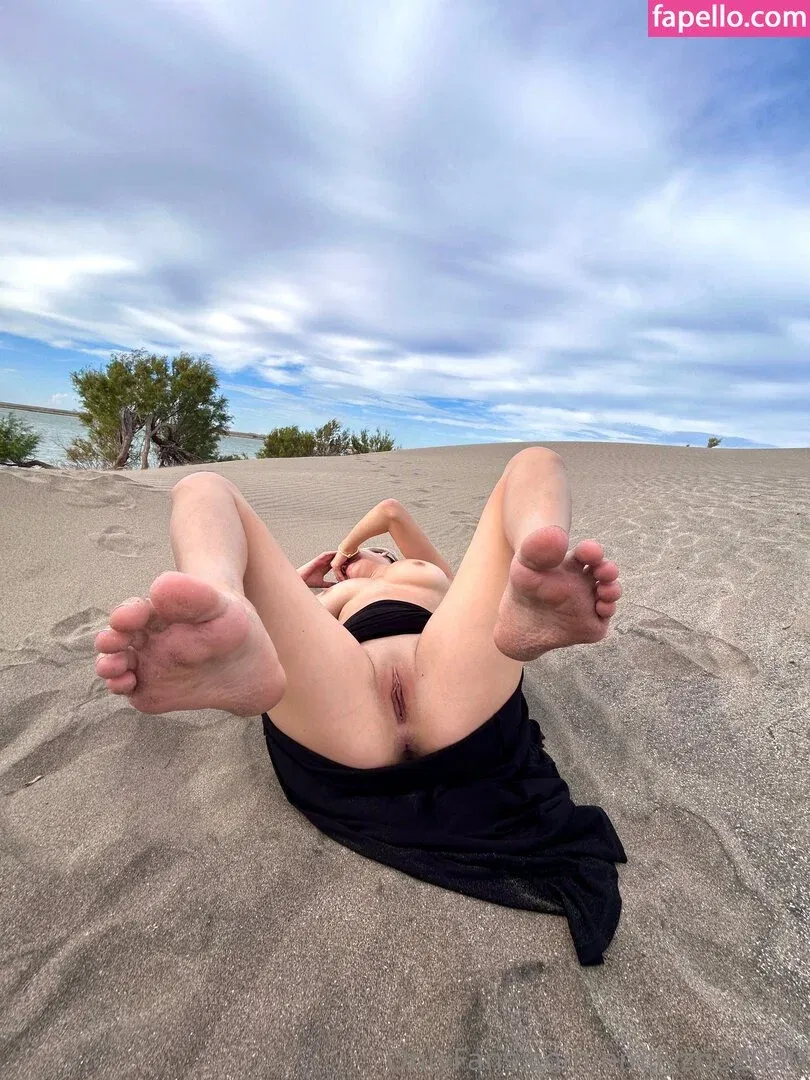 Emilyzoe2030 Onlyfans Photo Gallery 