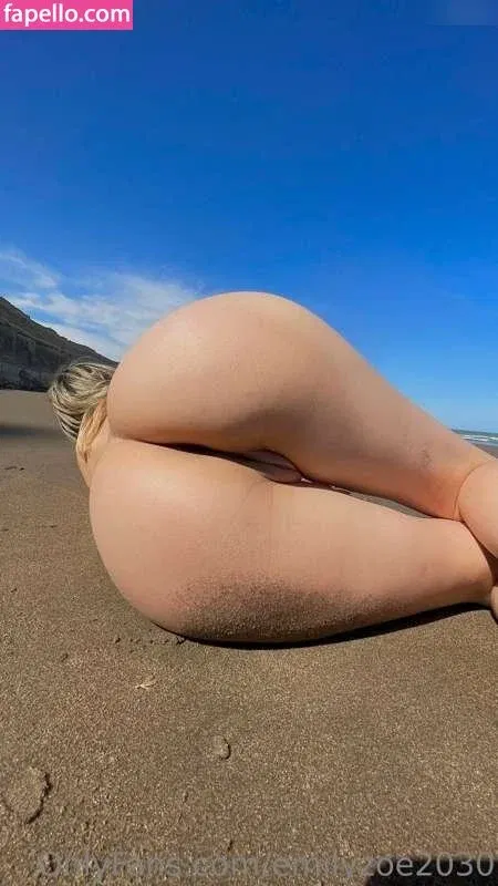 Emilyzoe2030 Onlyfans Photo Gallery 