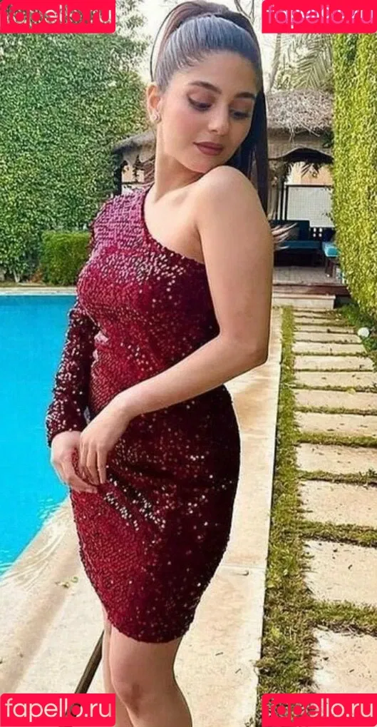 Mayan El Sayed Onlyfans Photo Gallery 