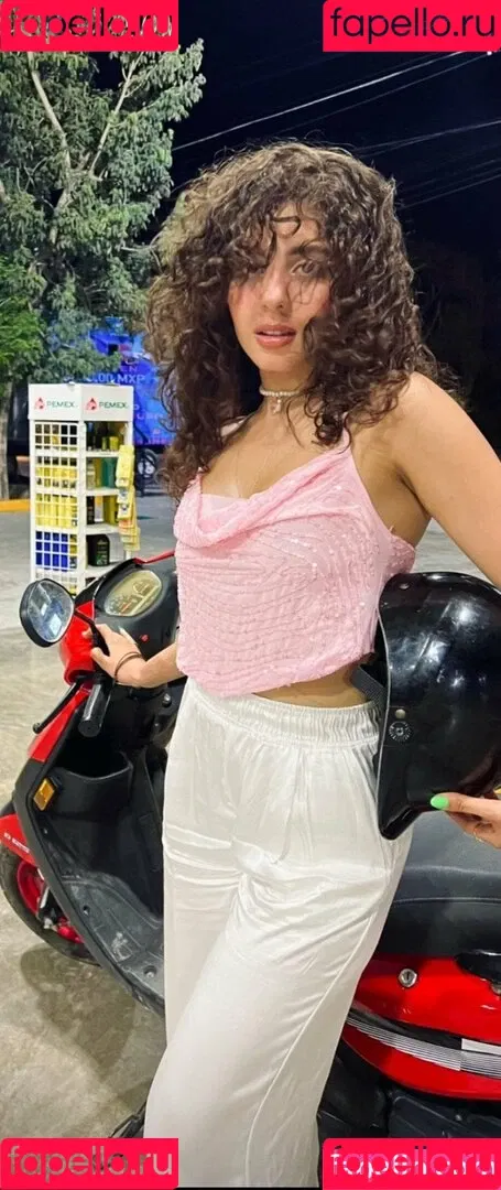 Mayan El Sayed Onlyfans Photo Gallery 