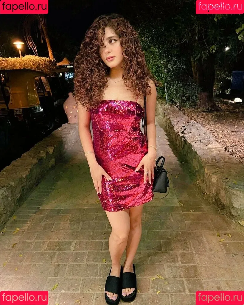 Mayan El Sayed Onlyfans Photo Gallery 
