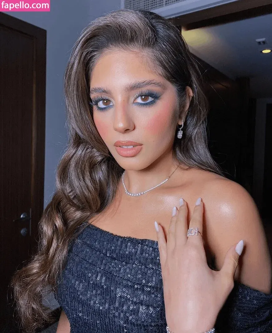 Mayan El Sayed Onlyfans Photo Gallery 