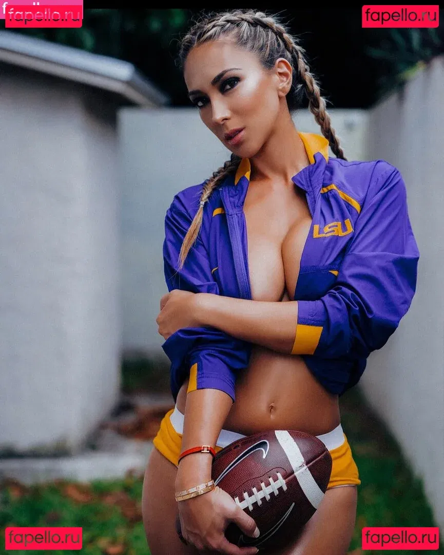 Lívia Gullo Onlyfans Photo Gallery 