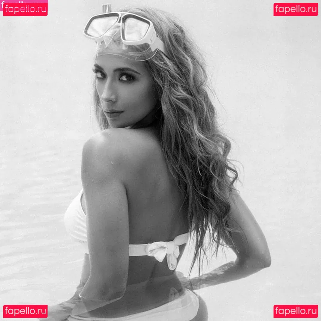 Lívia Gullo Onlyfans Photo Gallery 