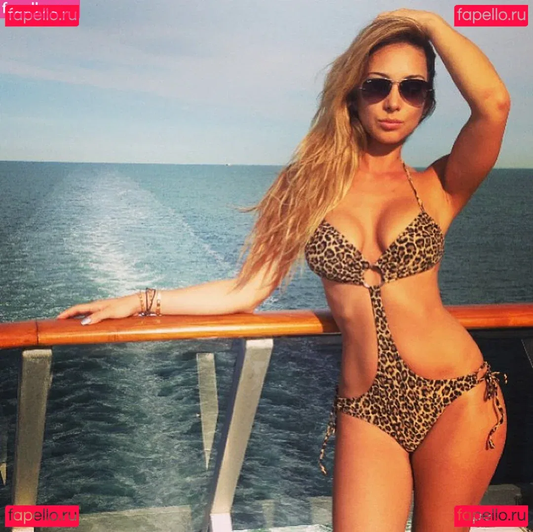 Lívia Gullo Onlyfans Photo Gallery 