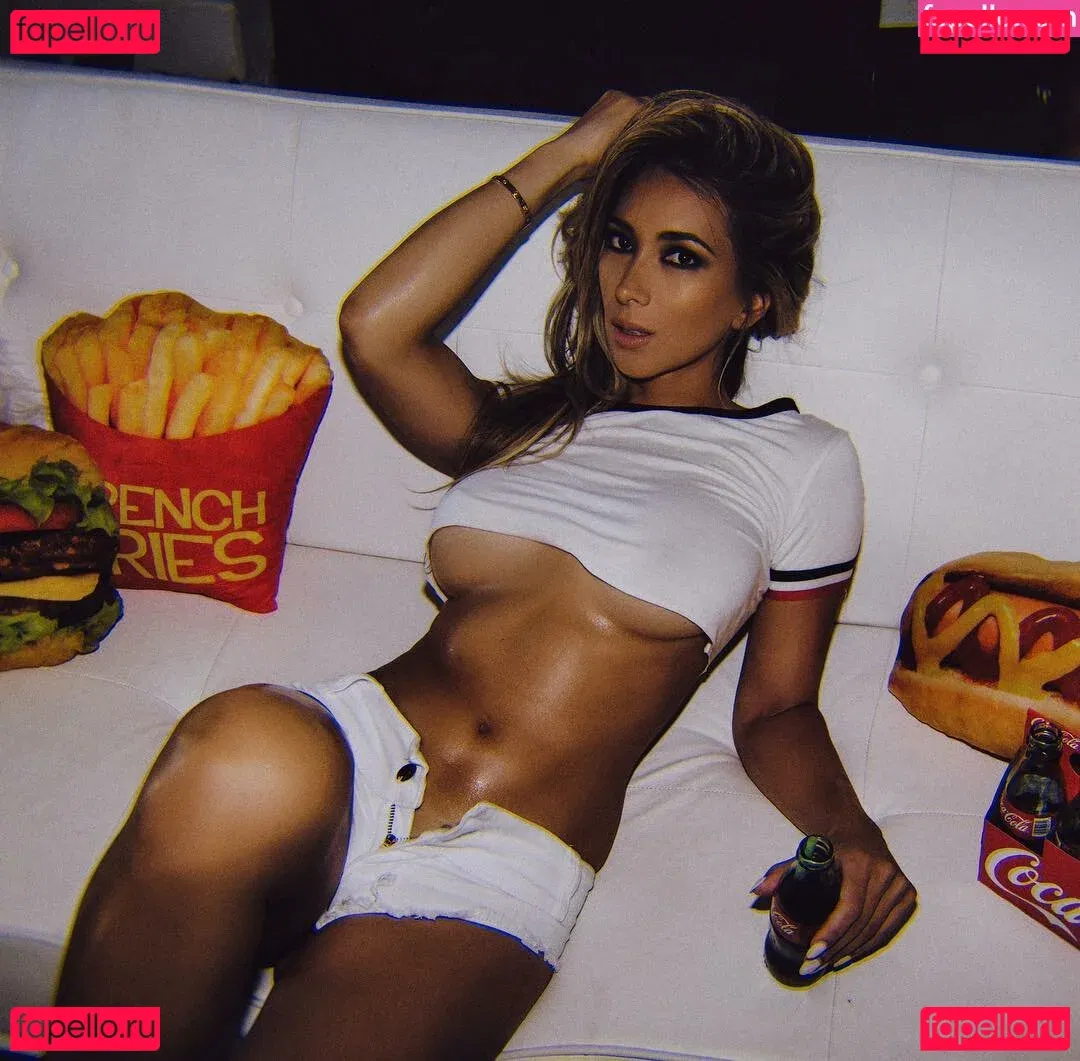 Lívia Gullo Onlyfans Photo Gallery 