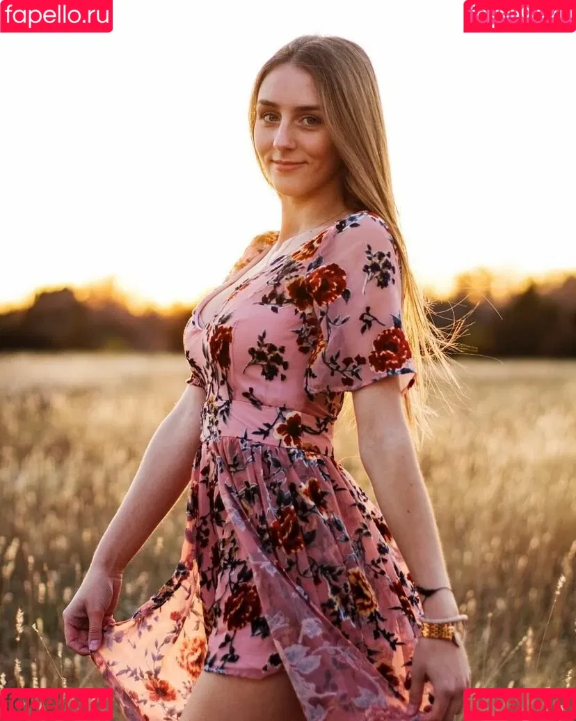 Tatum Tholen Onlyfans Photo Gallery 