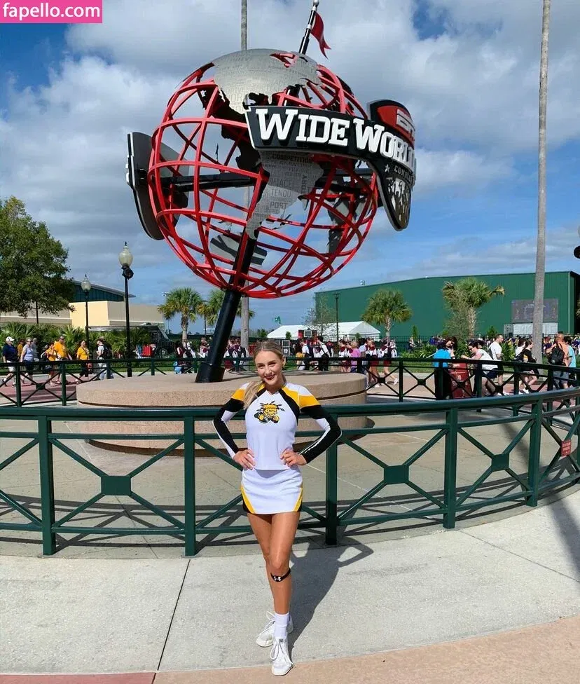 Tatum Tholen Onlyfans Photo Gallery 