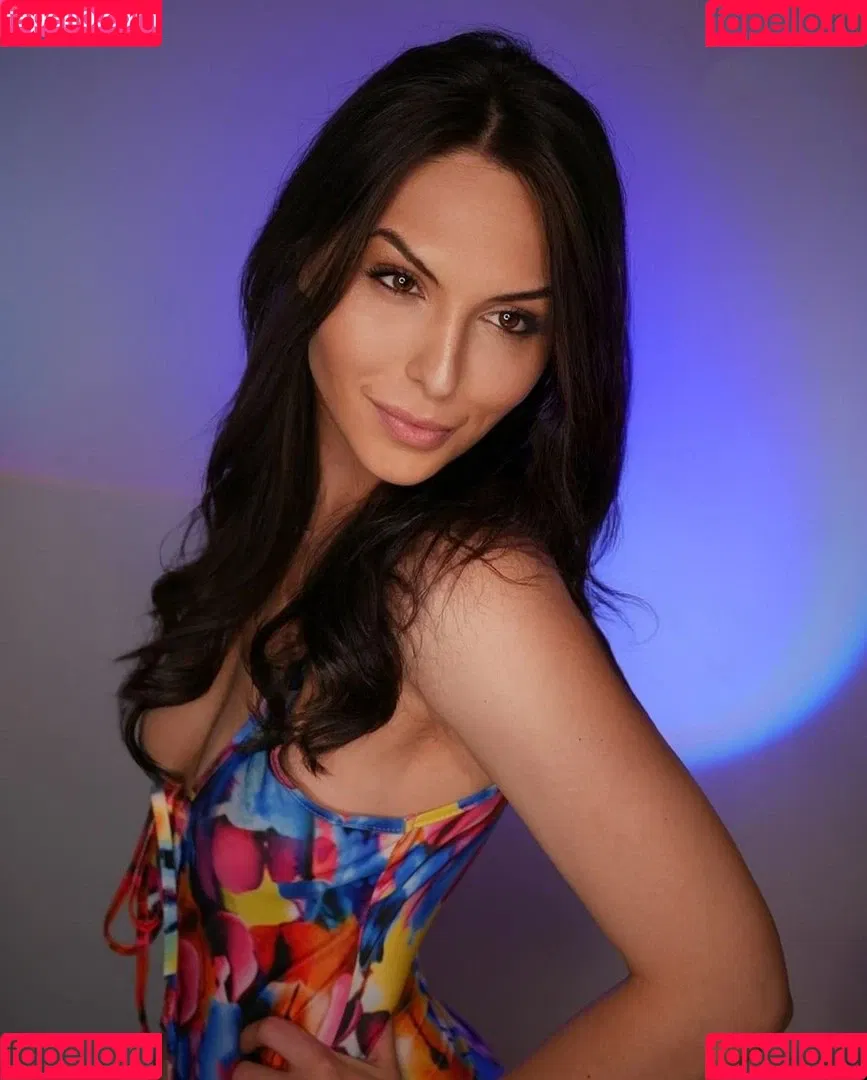 Ciny looney Onlyfans Photo Gallery 