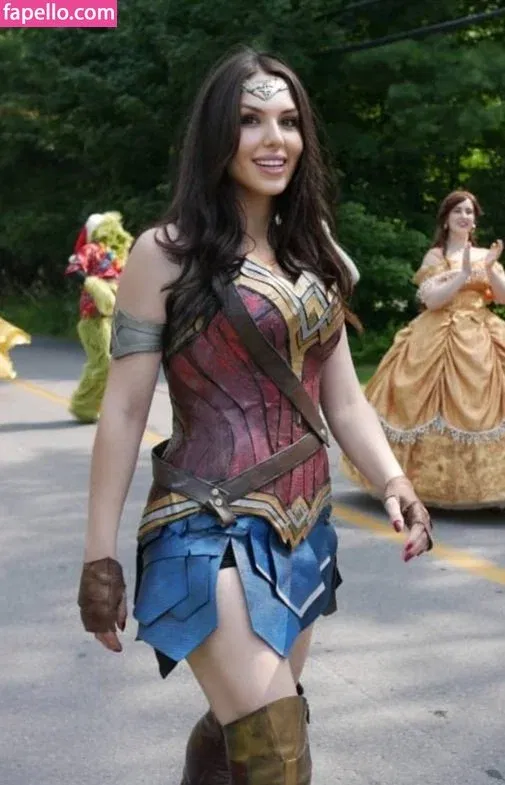 Ciny looney Onlyfans Photo Gallery 