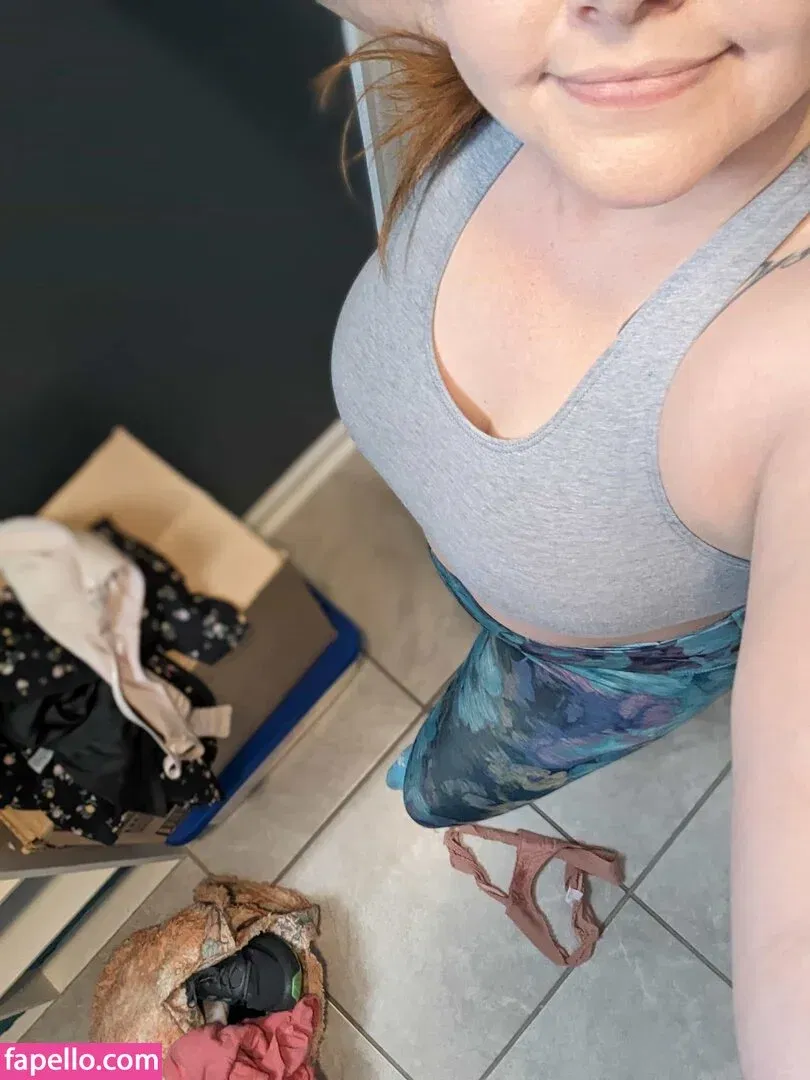 FrecklesAndFelines Onlyfans Photo Gallery 