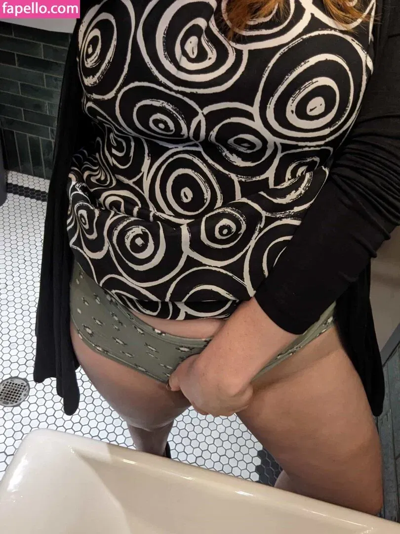 FrecklesAndFelines Onlyfans Photo Gallery 