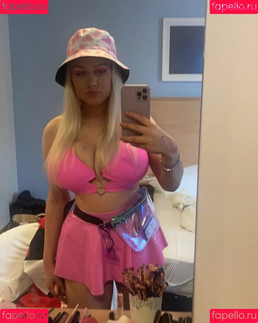 Emma H Onlyfans Photo Gallery 