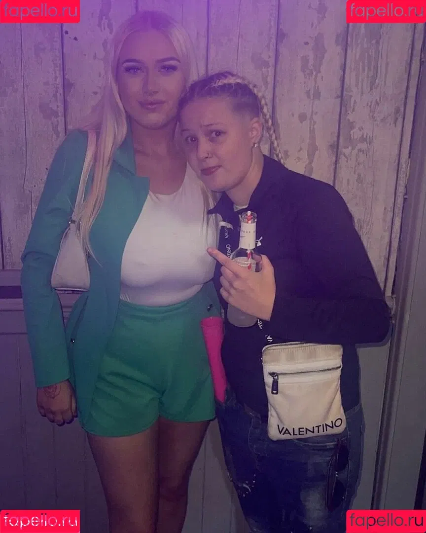 Emma H Onlyfans Photo Gallery 