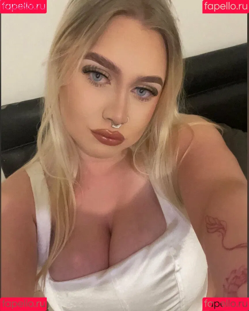 Emma H Onlyfans Photo Gallery 