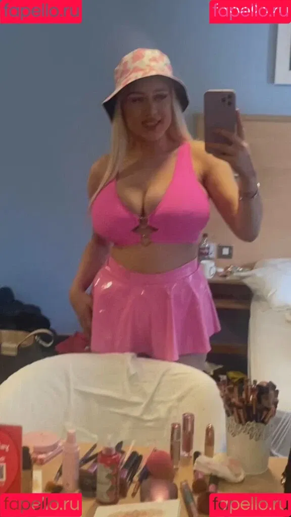 Emma H Onlyfans Photo Gallery 