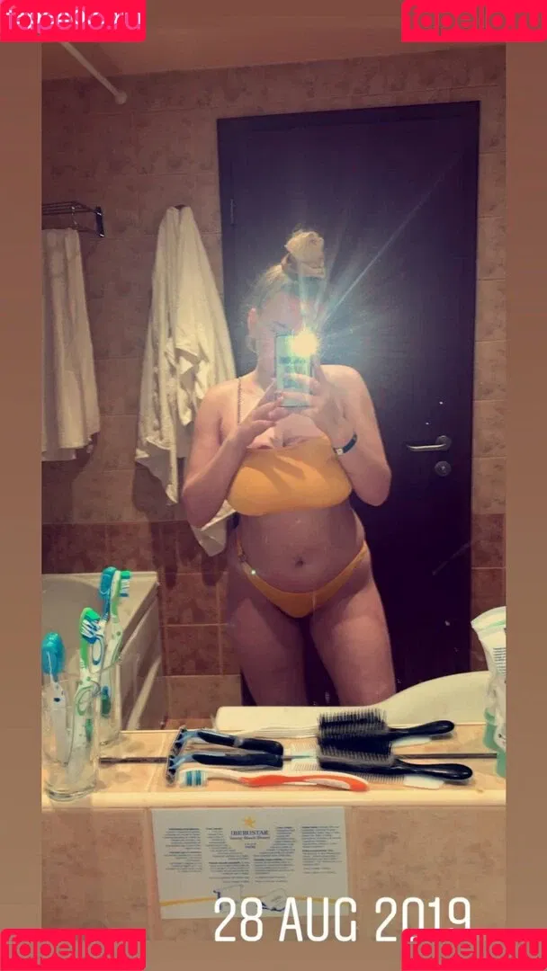 Emma H Onlyfans Photo Gallery 