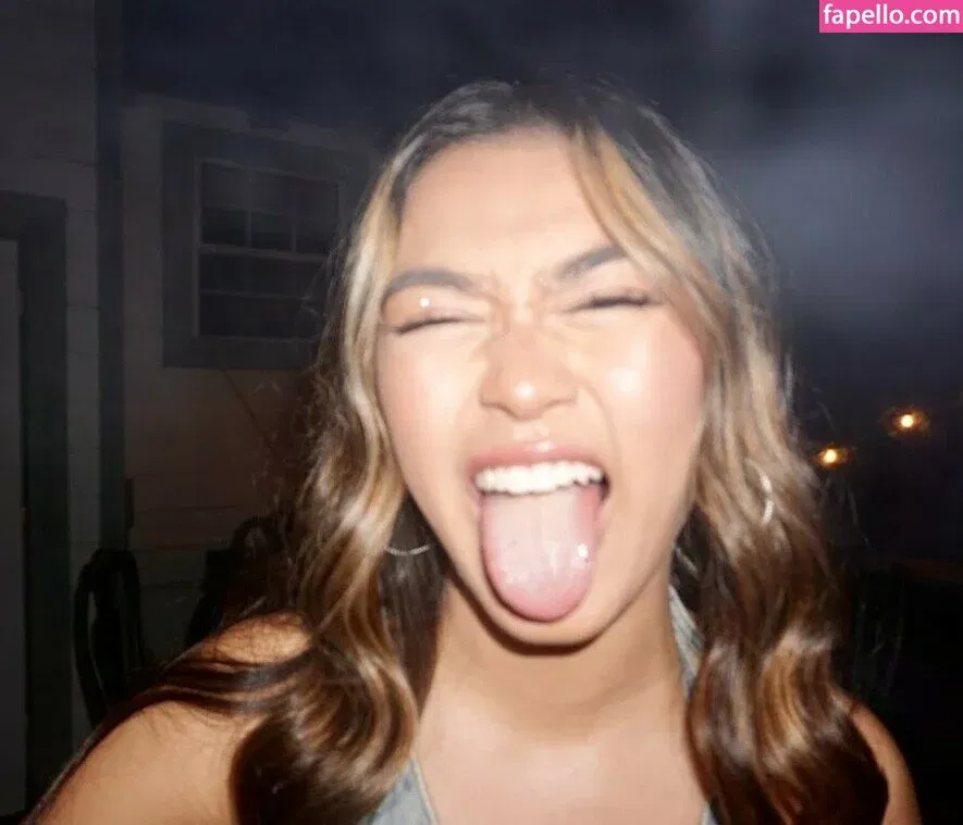 Krischelle Delgado Onlyfans Photo Gallery 