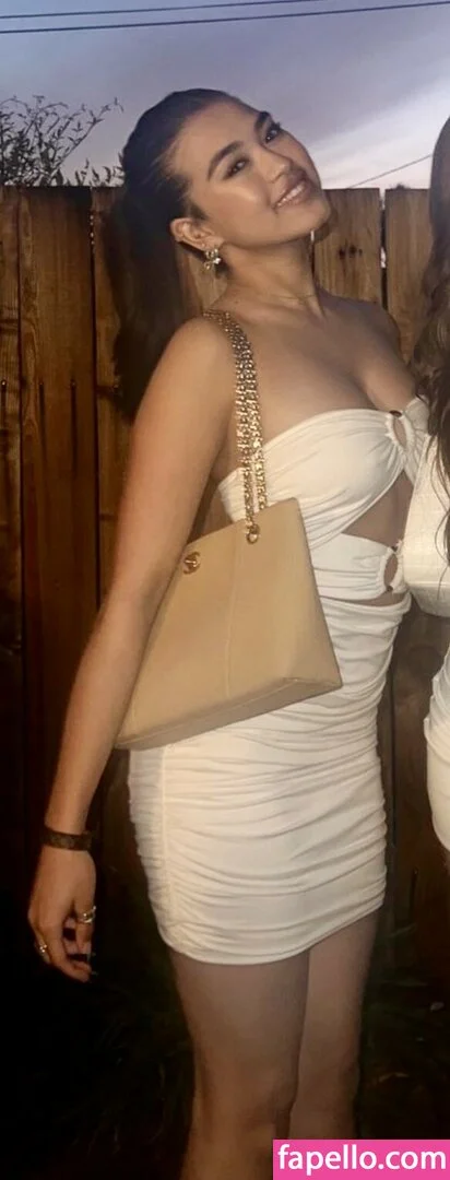 Krischelle Delgado Onlyfans Photo Gallery 