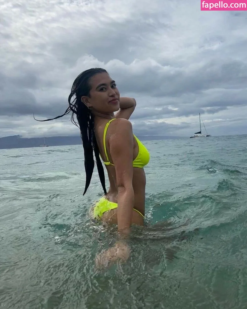 Krischelle Delgado Onlyfans Photo Gallery 