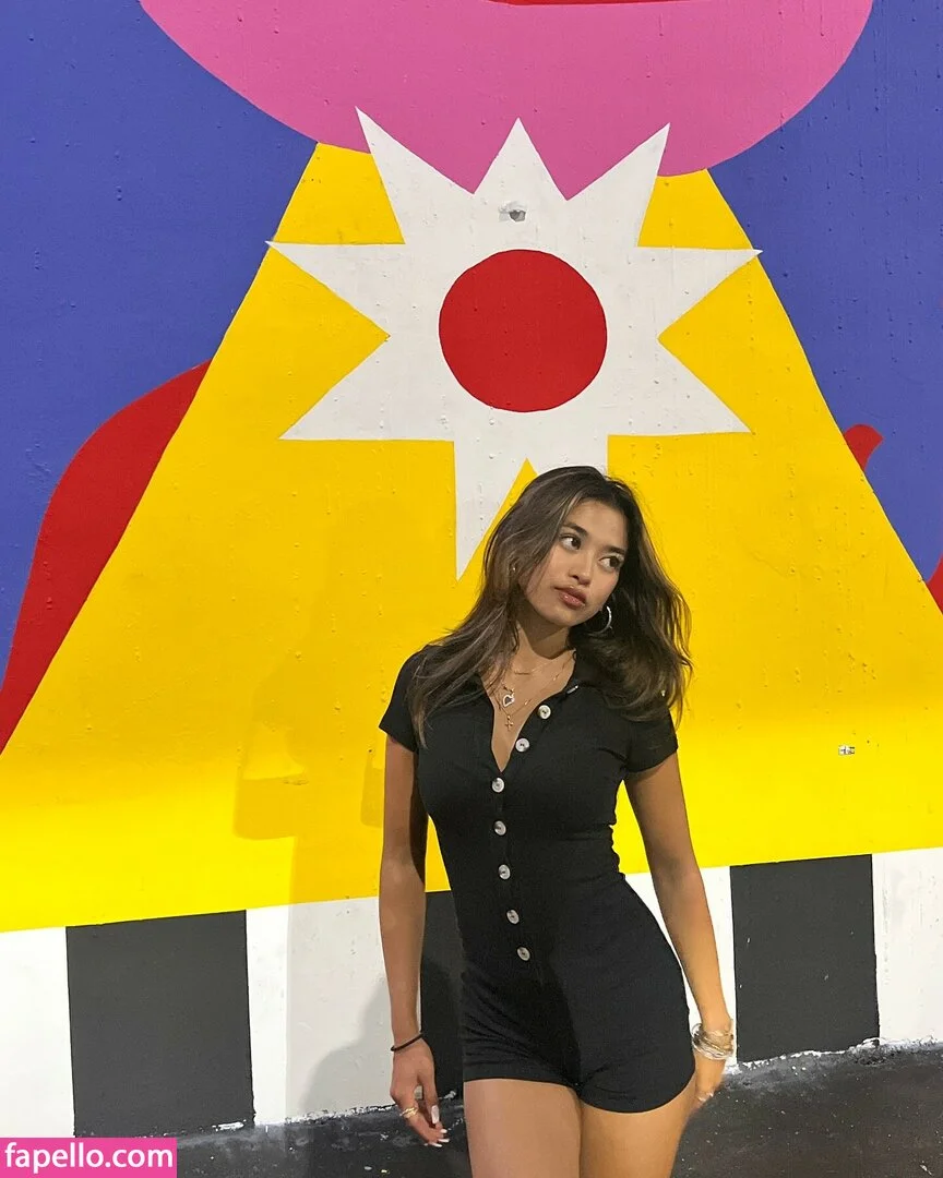 Krischelle Delgado Onlyfans Photo Gallery 