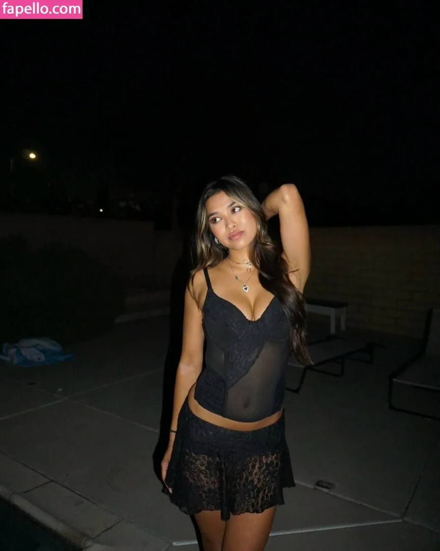 Krischelle Delgado Onlyfans Photo Gallery 