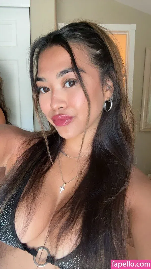 Krischelle Delgado Onlyfans Photo Gallery 