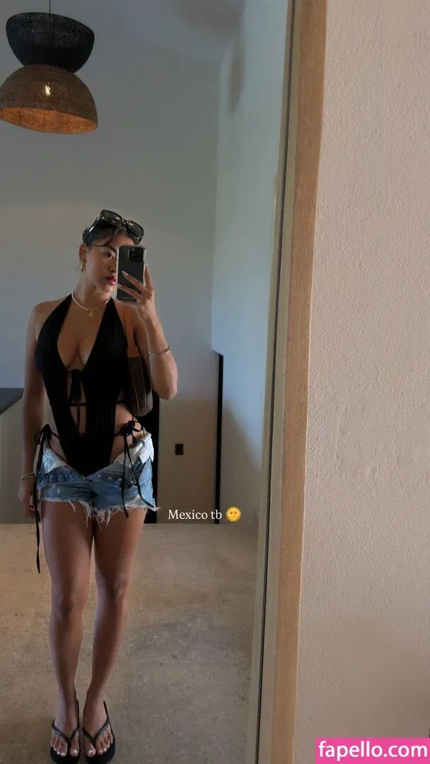 Krischelle Delgado Onlyfans Photo Gallery 