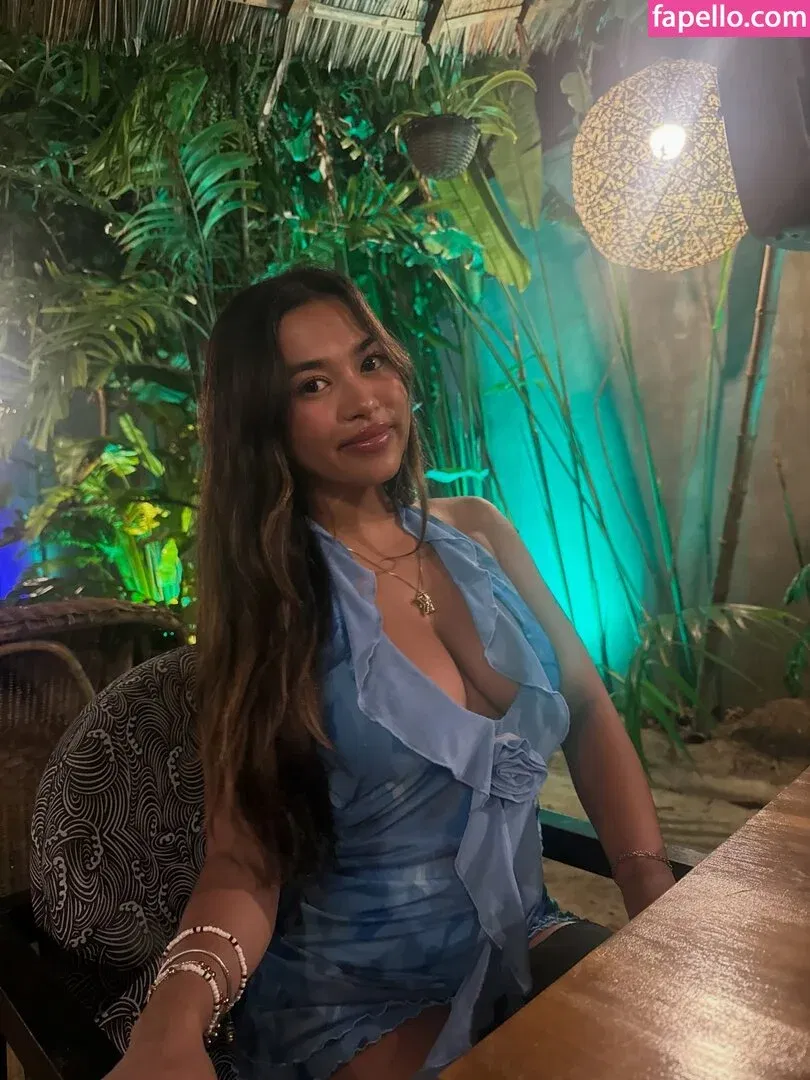 Krischelle Delgado Onlyfans Photo Gallery 