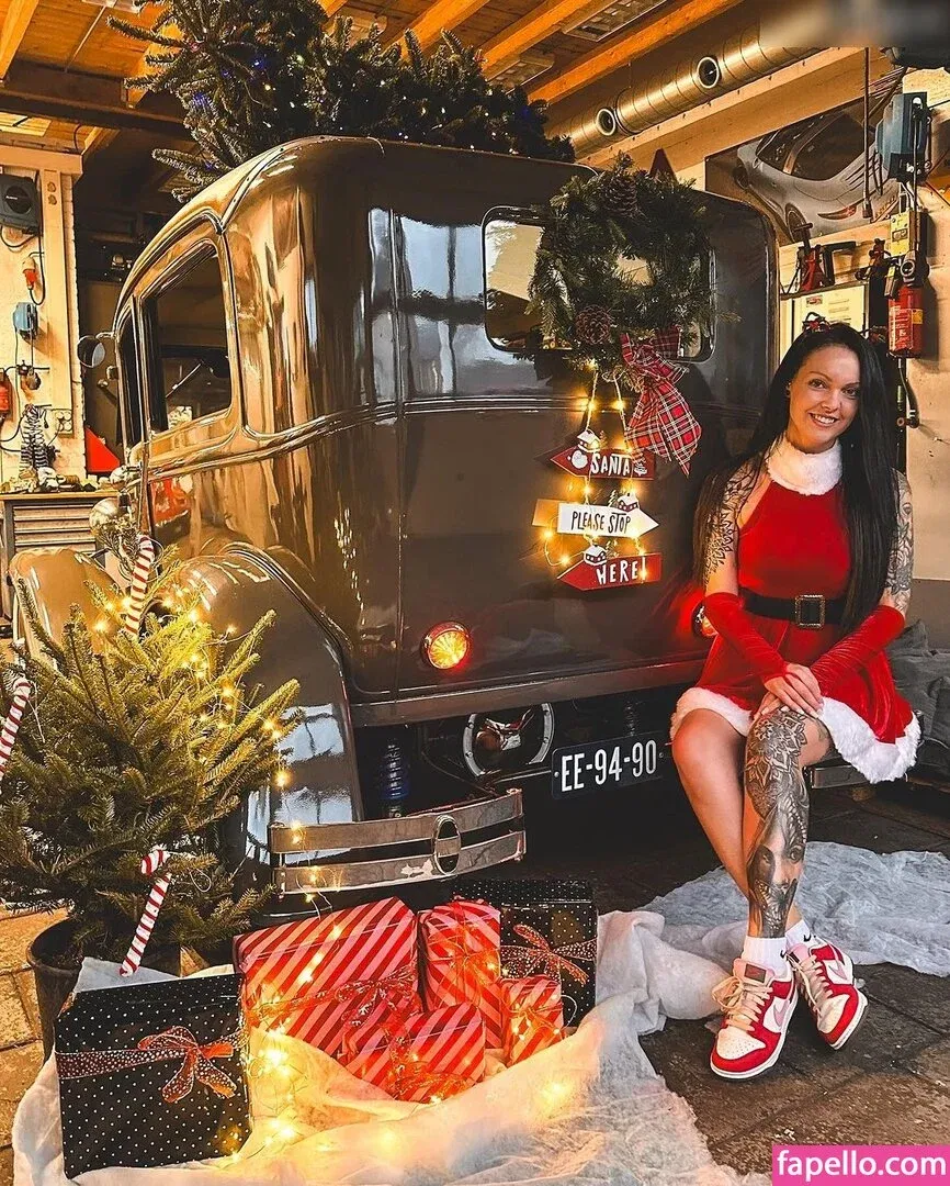 Detailing Girl Onlyfans Photo Gallery 